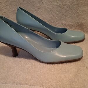 Bandolino Powder Blue Classic Pump